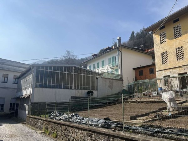 casa indipendente in vendita a Valdilana in zona Centro Zegna