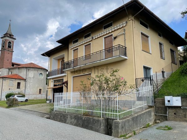 casa indipendente in vendita a Valdilana