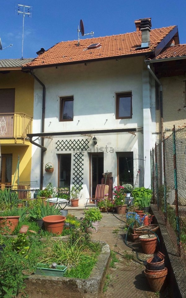 casa indipendente in vendita a Valdilana in zona Vico