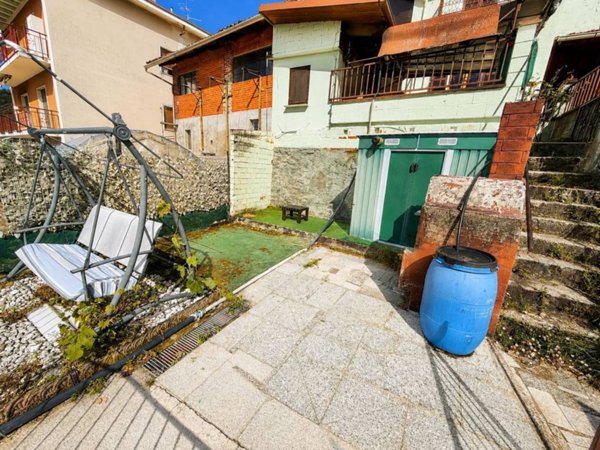 casa indipendente in vendita a Valdilana in zona Valle Mosso