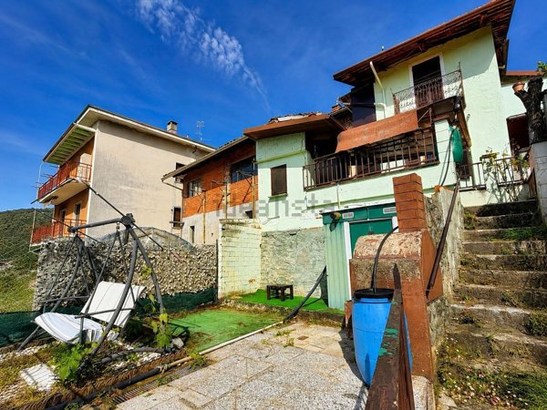 casa indipendente in vendita a Valdilana in zona Valle Mosso