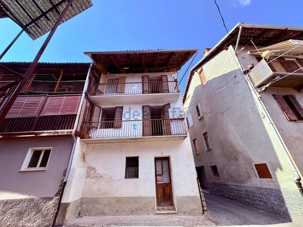 casa semindipendente in vendita a Valdilana in zona Crocemosso