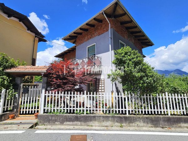 casa indipendente in vendita a Valdilana