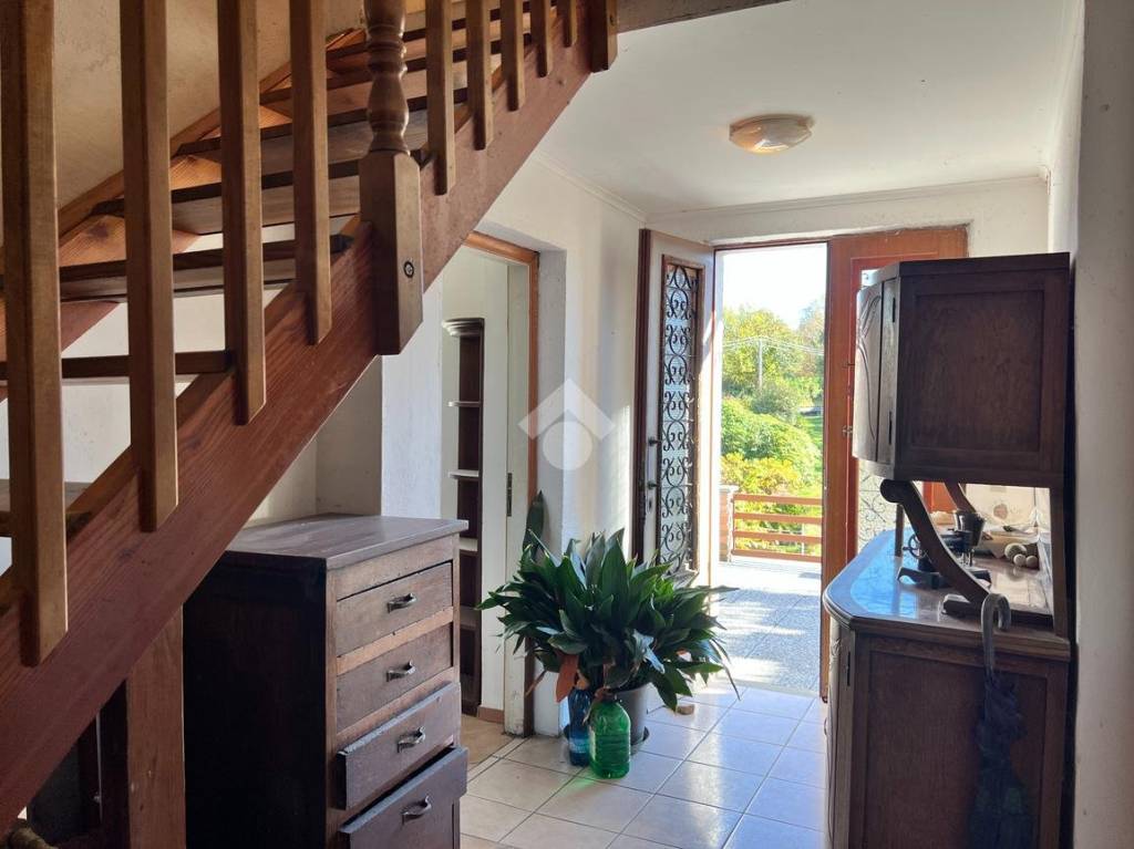 casa indipendente in vendita a Valdilana in zona Ponzone