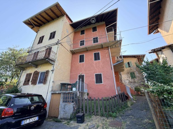 casa indipendente in vendita a Valdilana in zona Vico