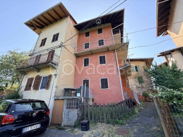 casa indipendente in vendita a Valdilana in zona Soprana