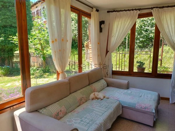 casa indipendente in vendita a Valdilana in zona Guala