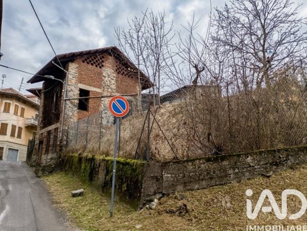 appartamento in vendita a Valdilana in zona Lora