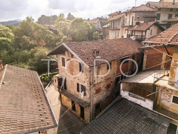 casa indipendente in vendita a Valdilana in zona Soprana