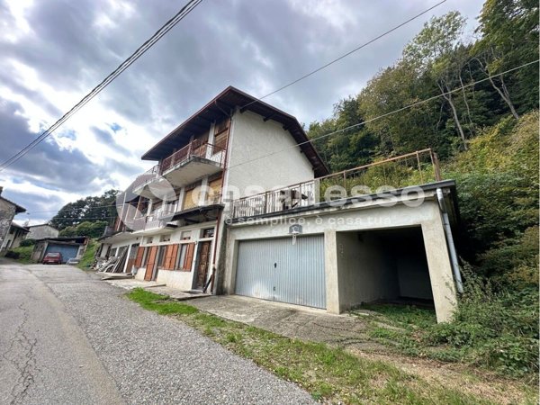 casa indipendente in vendita a Valdilana