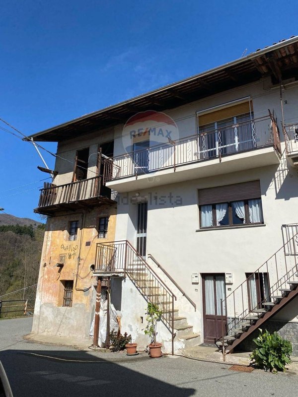 casa indipendente in vendita a Valdilana in zona Ormezzano