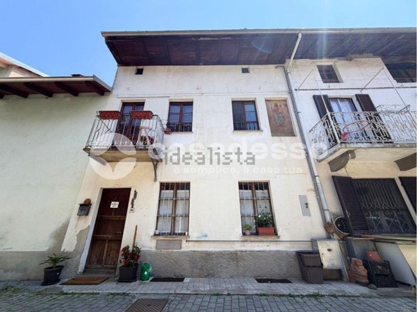 casa indipendente in vendita a Valdilana in zona Ponzone
