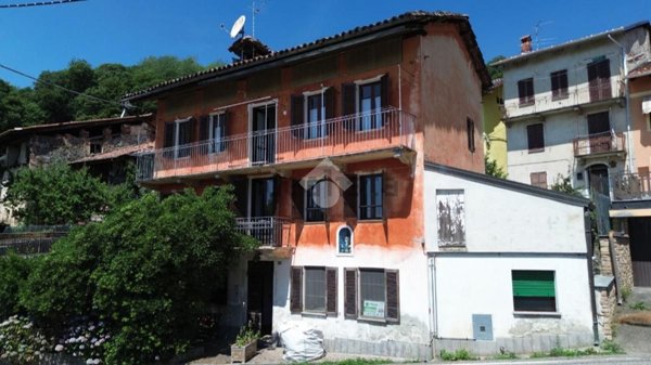 casa indipendente in vendita a Valdilana in zona Bulliana