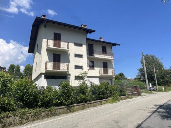 casa indipendente in vendita a Valdilana in zona Pratrivero