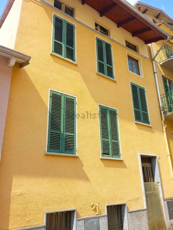 casa indipendente in vendita a Valdilana in zona Bulliana