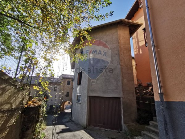 casa indipendente in vendita a Valdilana in zona Trivero