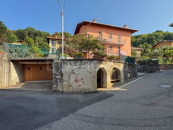 casa indipendente in vendita a Valdilana in zona Bulliana