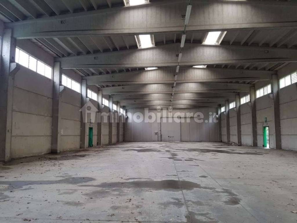 locale commerciale in vendita a Valdilana in zona Valle Mosso