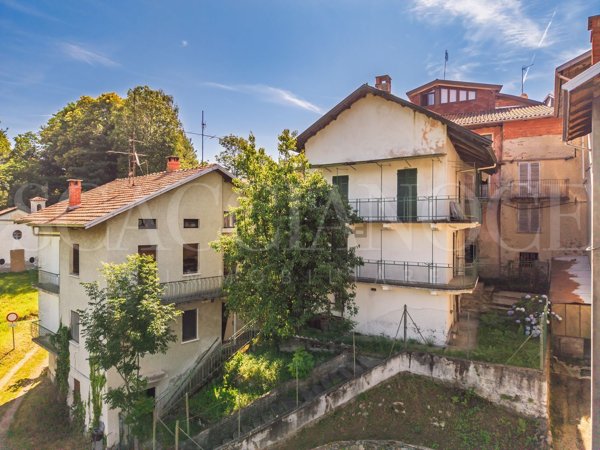 casa indipendente in vendita a Valdilana in zona Frignocca