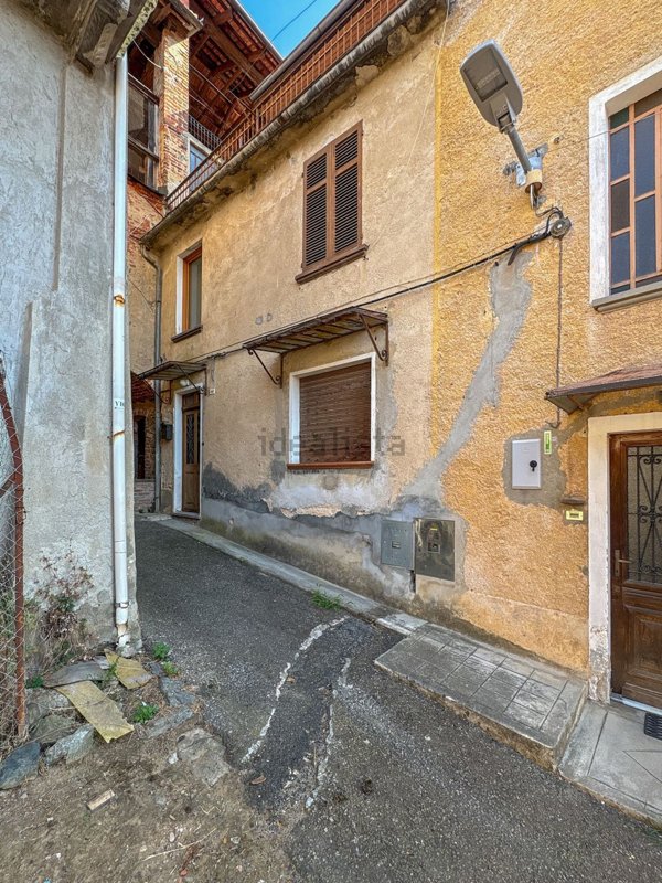 casa indipendente in vendita a Valdilana in zona Bulliana