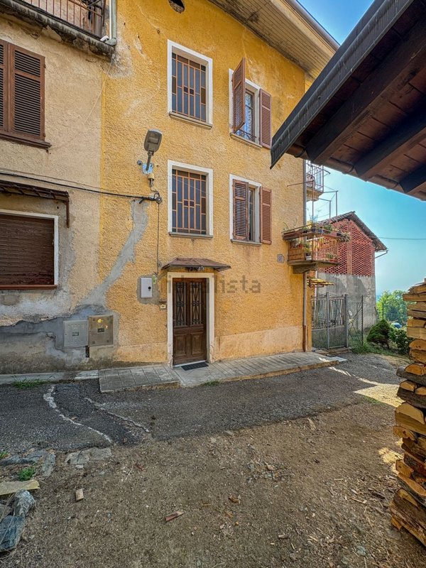 casa indipendente in vendita a Valdilana in zona Bulliana