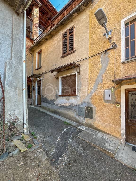 casa indipendente in vendita a Valdilana in zona Bulliana