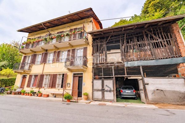 casa indipendente in vendita a Valdilana in zona Trivero