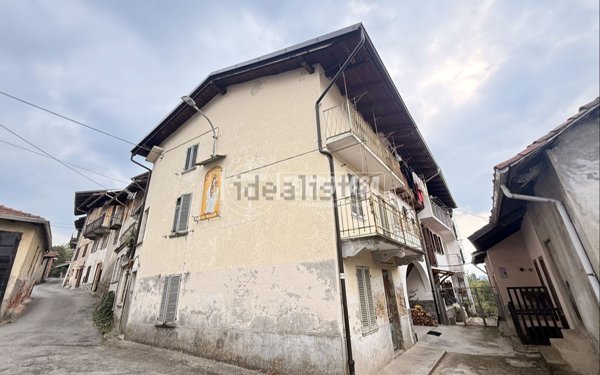 casa indipendente in vendita a Valdilana in zona Mazzucco