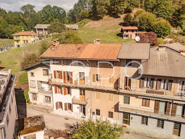 casa indipendente in vendita a Valdilana in zona Molino