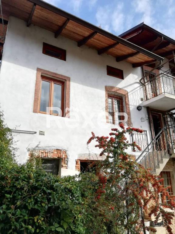 casa indipendente in vendita a Valdilana in zona Soprana