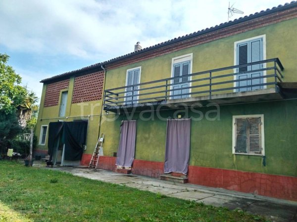 casa indipendente in vendita ad Altavilla Monferrato in zona Franchini