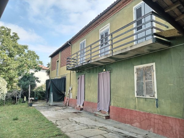 casale in vendita ad Altavilla Monferrato in zona Franchini