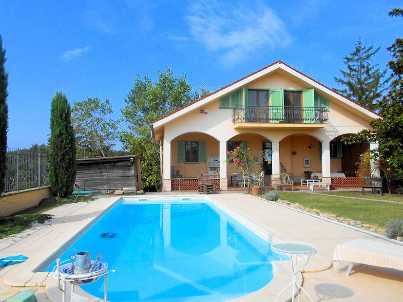 casa indipendente in vendita ad Altavilla Monferrato in zona Casazze