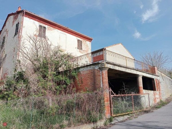 casale in vendita ad Altavilla Monferrato in zona Franchini