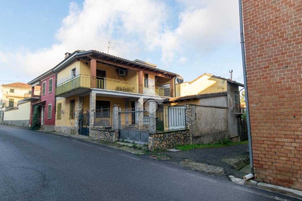 casa indipendente in vendita ad Altavilla Monferrato