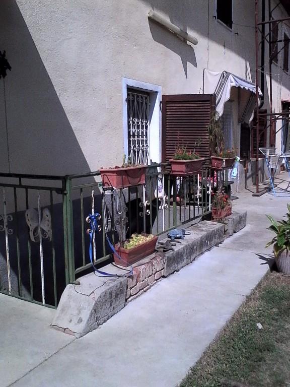 casa indipendente in vendita ad Altavilla Monferrato in zona Franchini