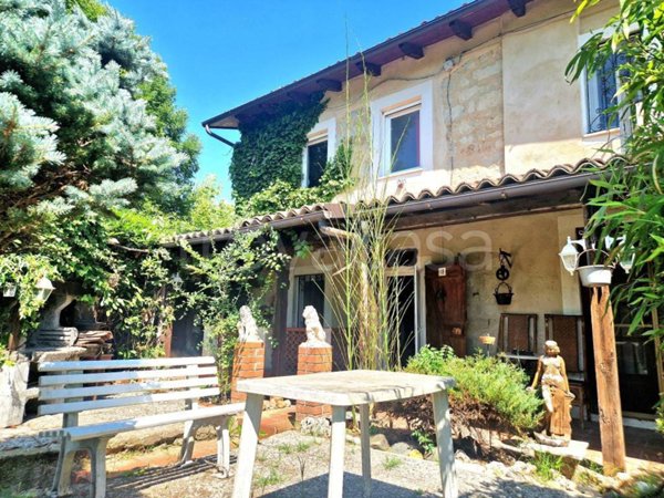 casa indipendente in vendita ad Altavilla Monferrato in zona Casazze