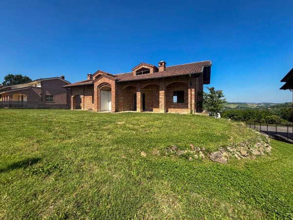 casa indipendente in vendita ad Altavilla Monferrato in zona Franchini