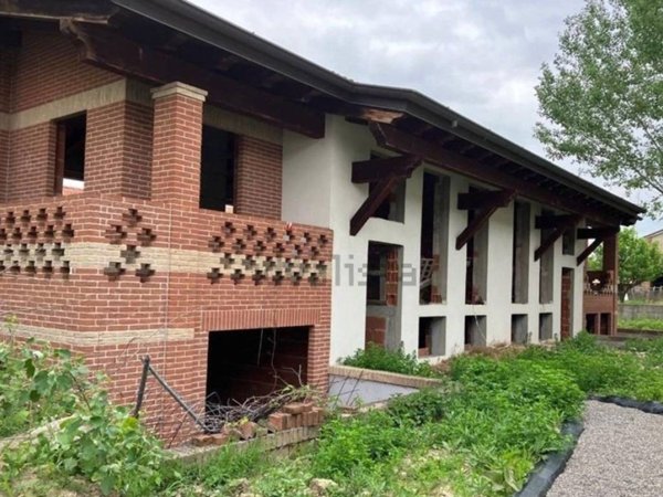 casa indipendente in vendita ad Alzano Scrivia