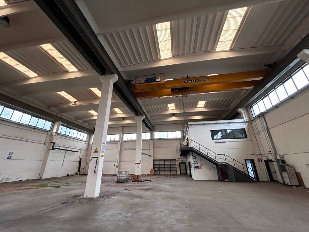 locale commerciale in vendita ad Arquata Scrivia