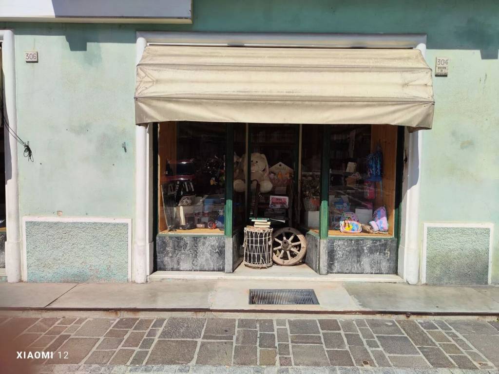 negozio in vendita ad Arquata Scrivia