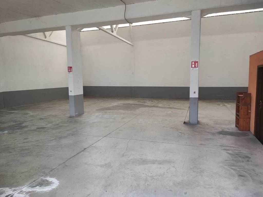 locale commerciale in vendita ad Arquata Scrivia