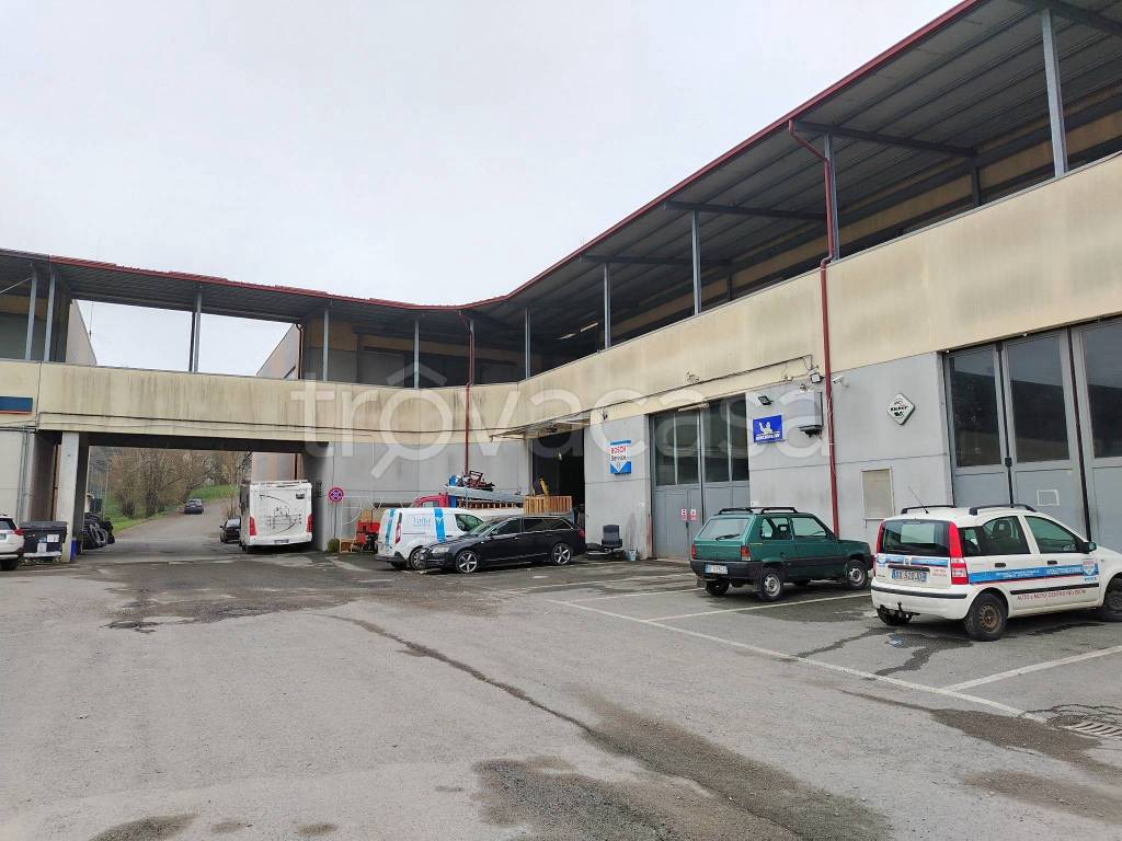 locale commerciale in vendita ad Arquata Scrivia