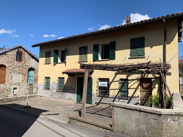 casa indipendente in vendita ad Arquata Scrivia in zona Vocemola