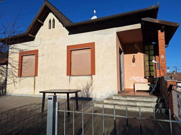 casa indipendente in vendita ad Arquata Scrivia in zona Rigoroso