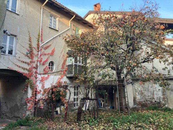 casa indipendente in vendita ad Arquata Scrivia in zona Varinella