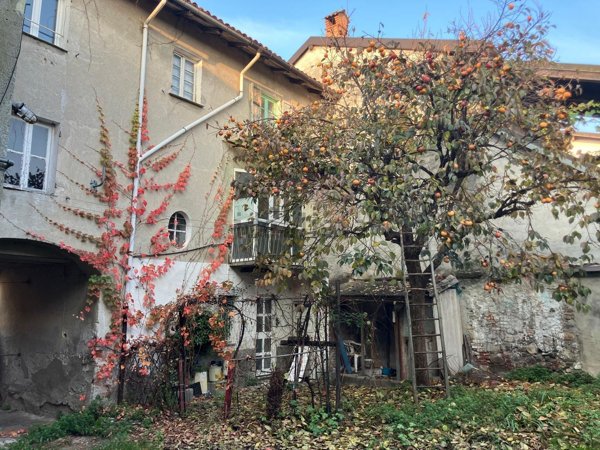 casa indipendente in vendita ad Arquata Scrivia in zona Varinella