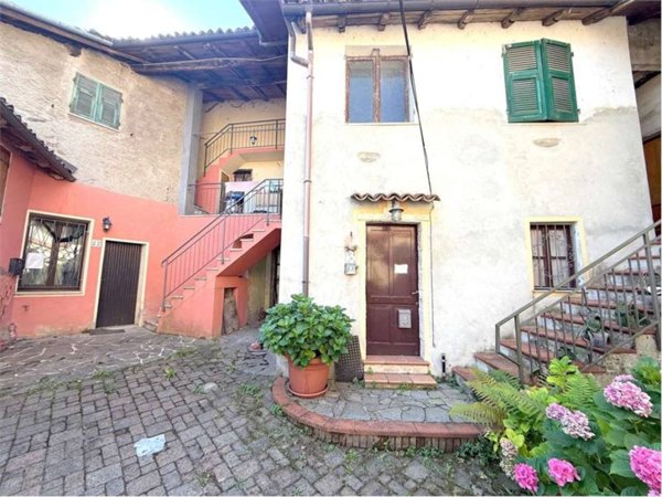 casa indipendente in vendita ad Arquata Scrivia in zona Vocemola