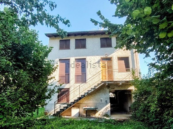 casa indipendente in vendita ad Arquata Scrivia in zona Varinella