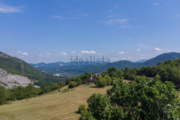 casale in vendita ad Arquata Scrivia in zona Rigoroso